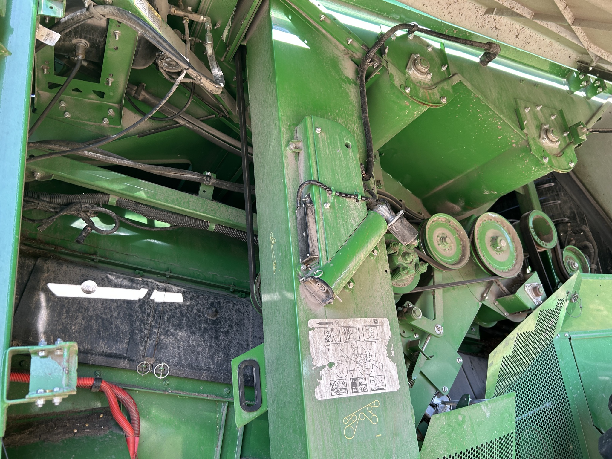 2017 John Deere S670 Image 20