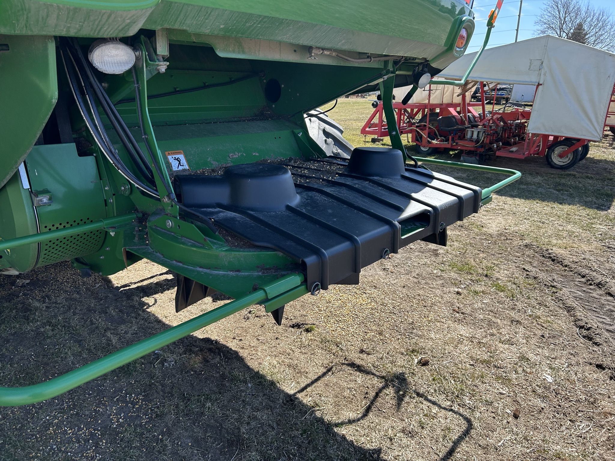 2017 John Deere S670 Image 27