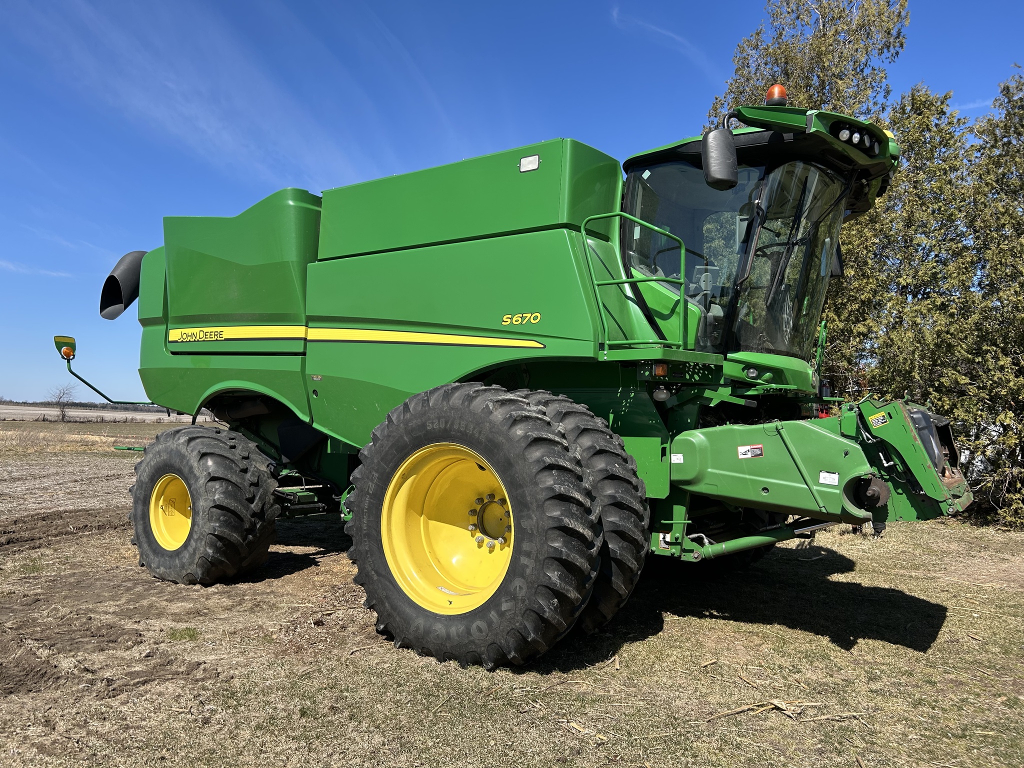 2017 John Deere S670 Image 1