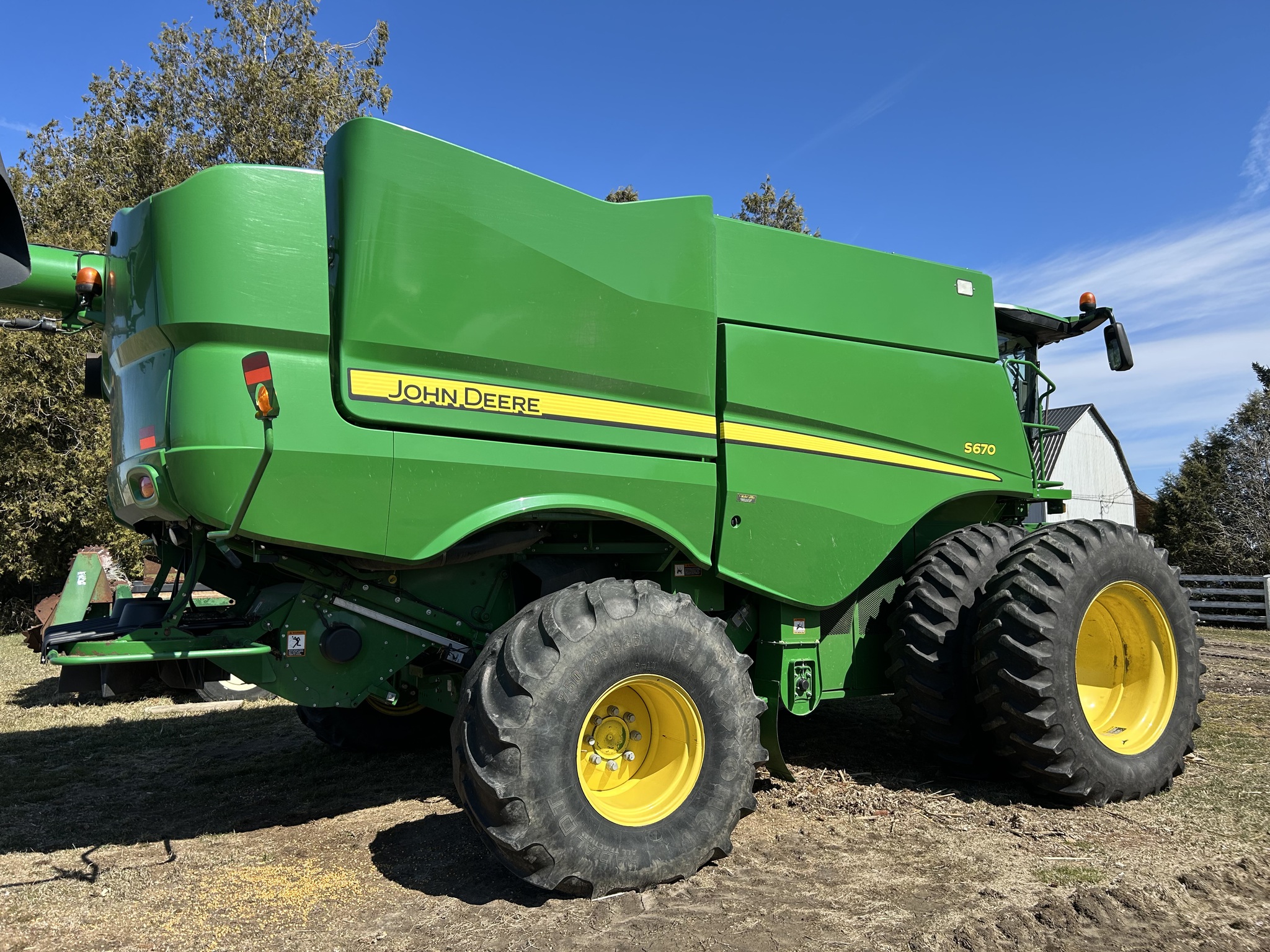 2017 John Deere S670 Image 4