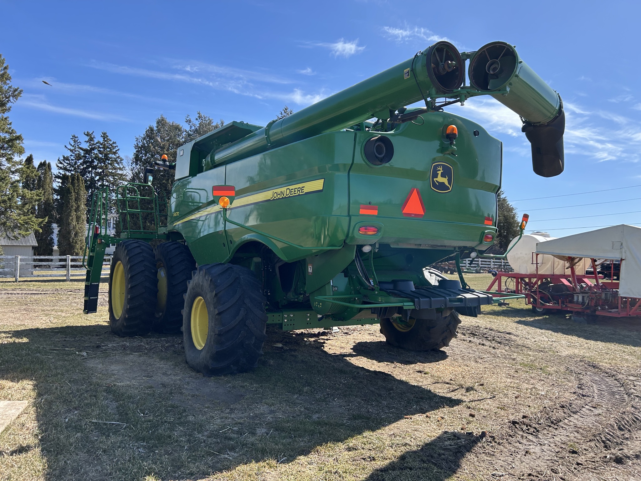 2017 John Deere S670 Image 7