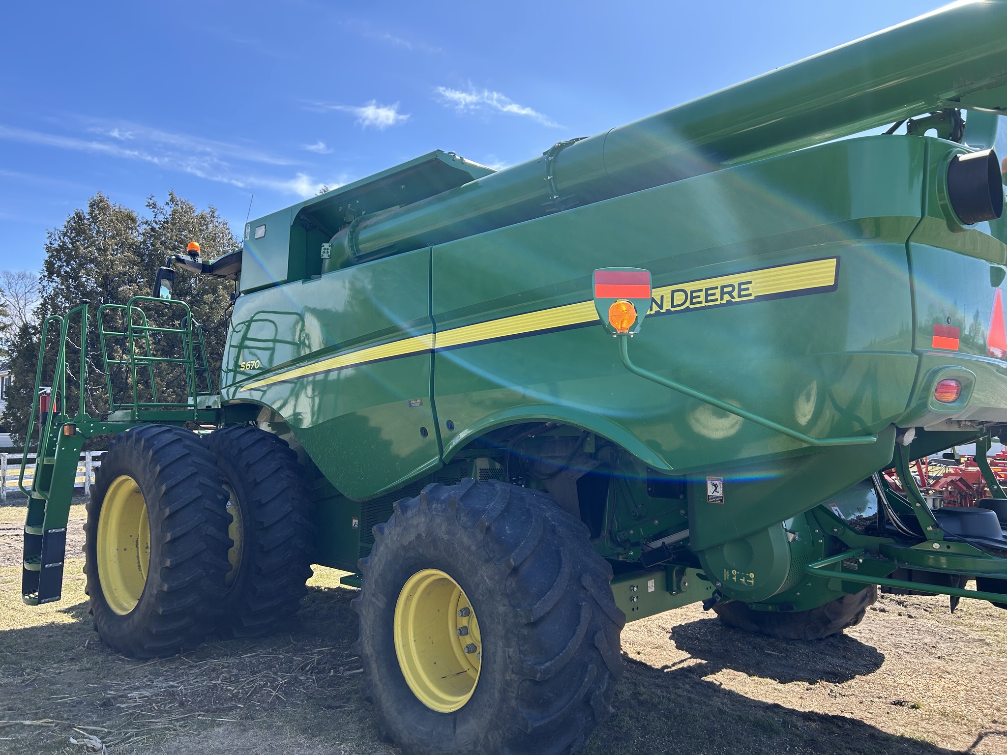 2017 John Deere S670 Image 8