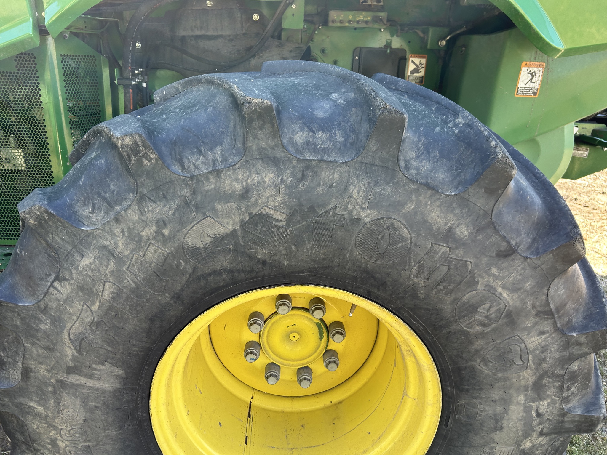 2017 John Deere S670 Image 11