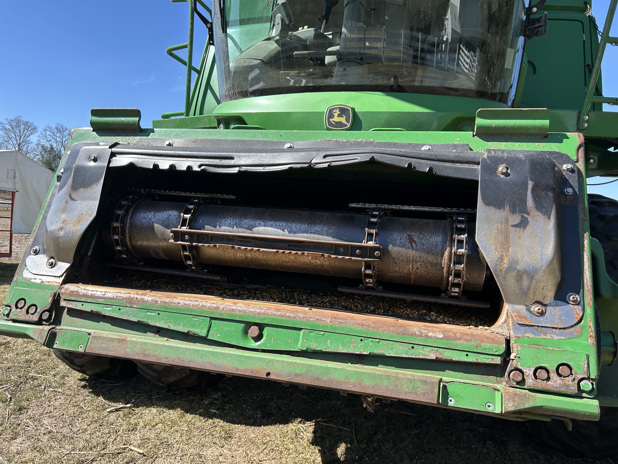 2017 John Deere S670 Image 15