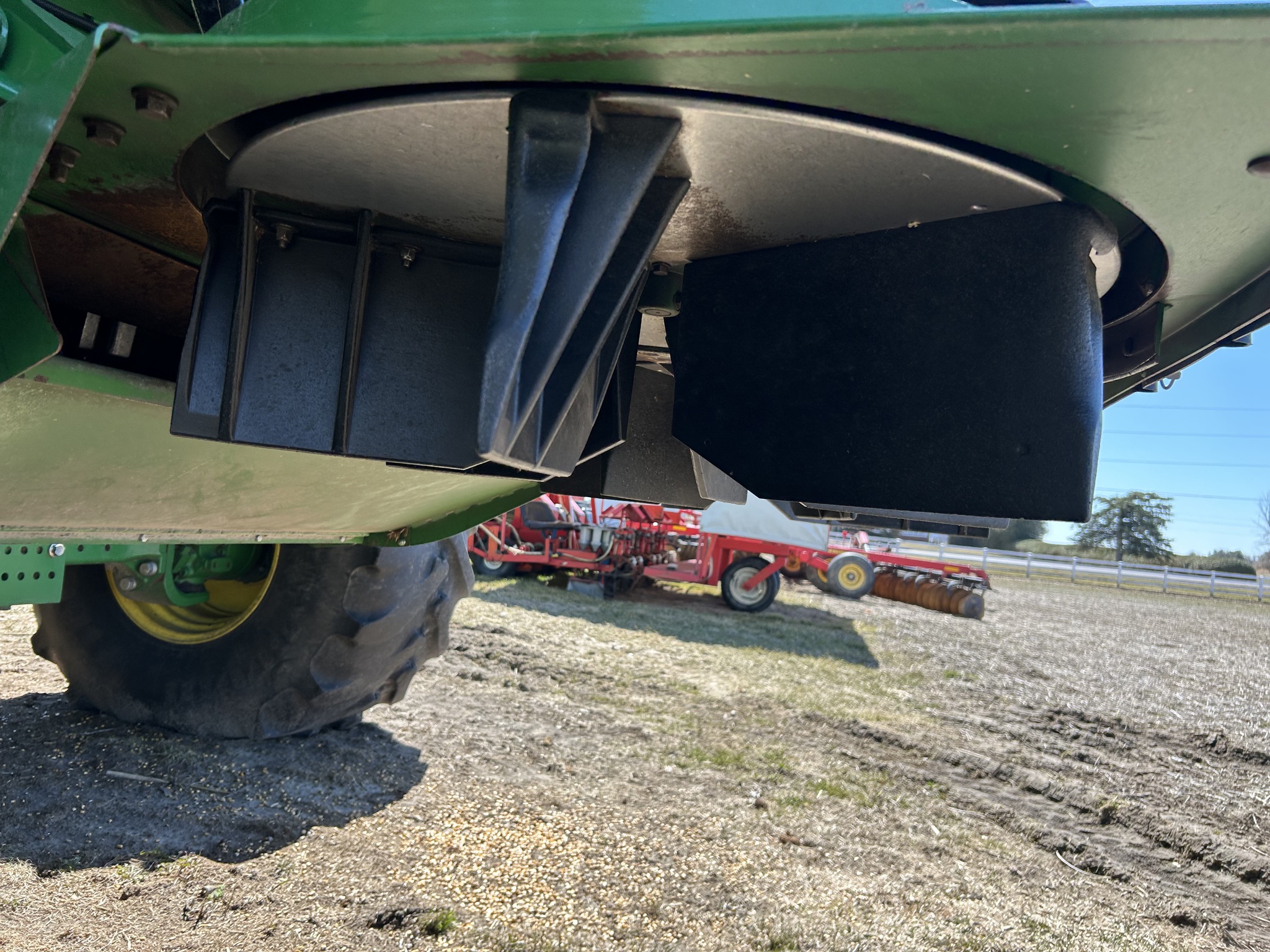 2017 John Deere S670 Image 26