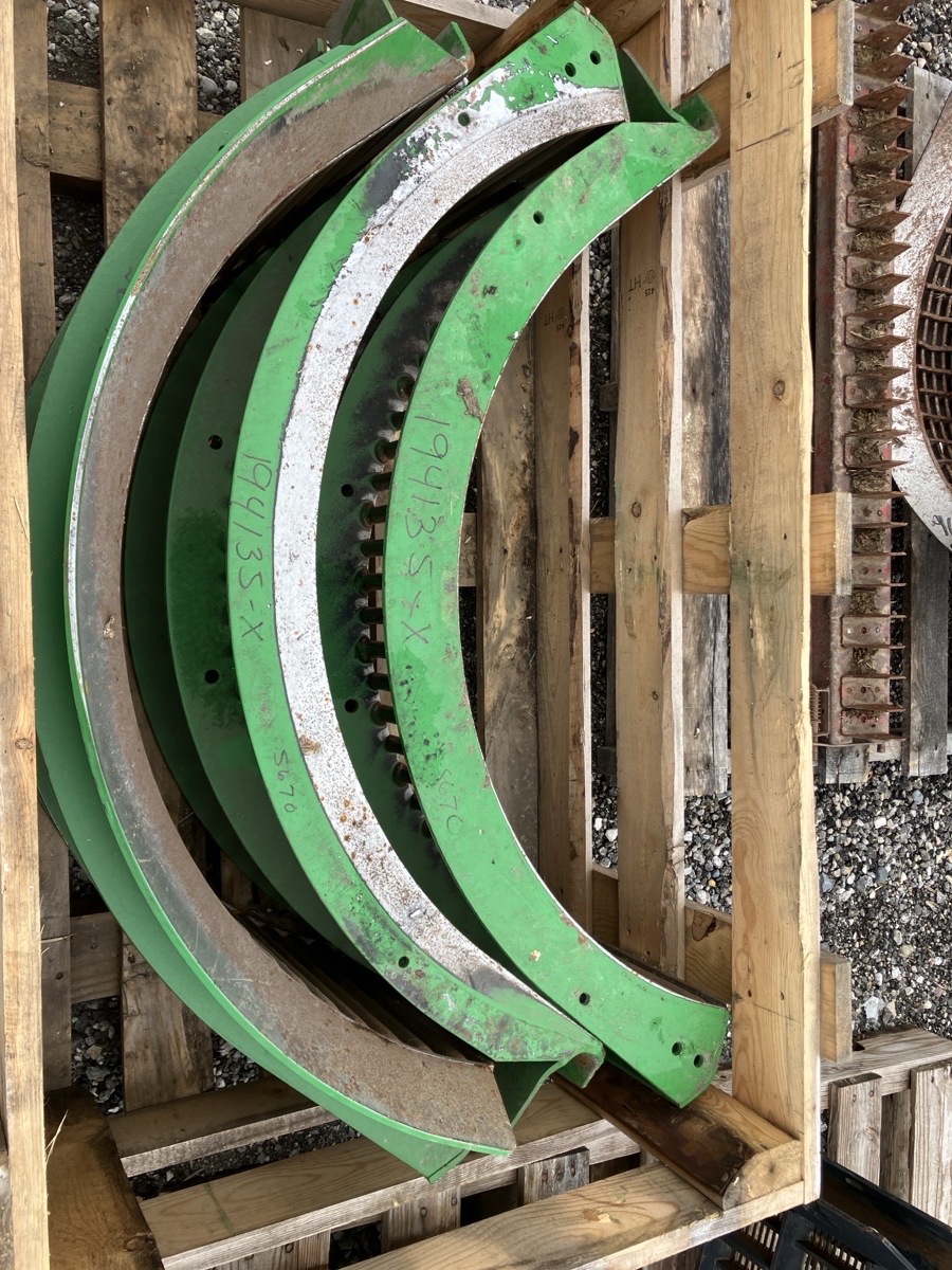 2017 John Deere S670 Image 7