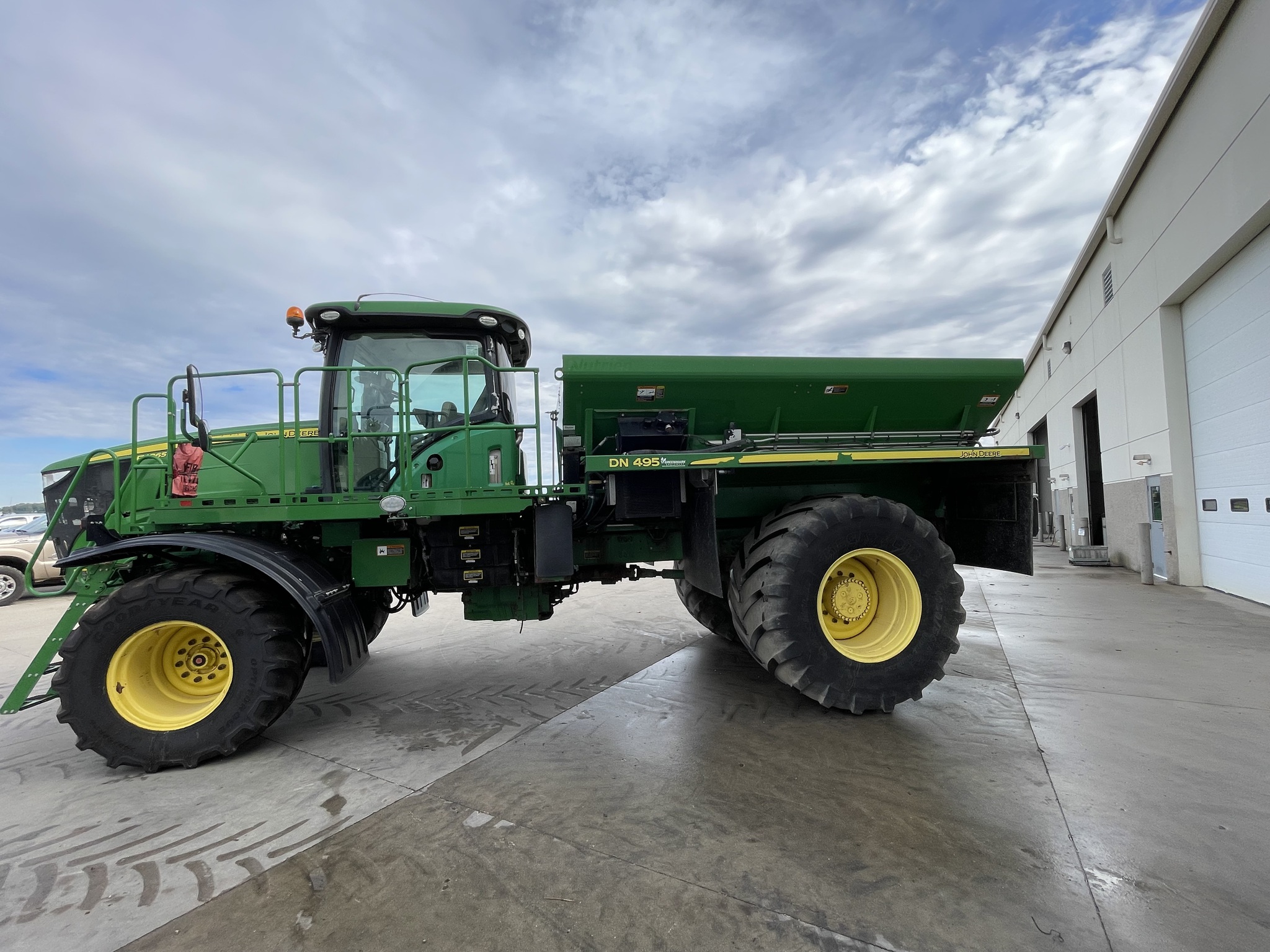 2018 John Deere F4365 Image 4