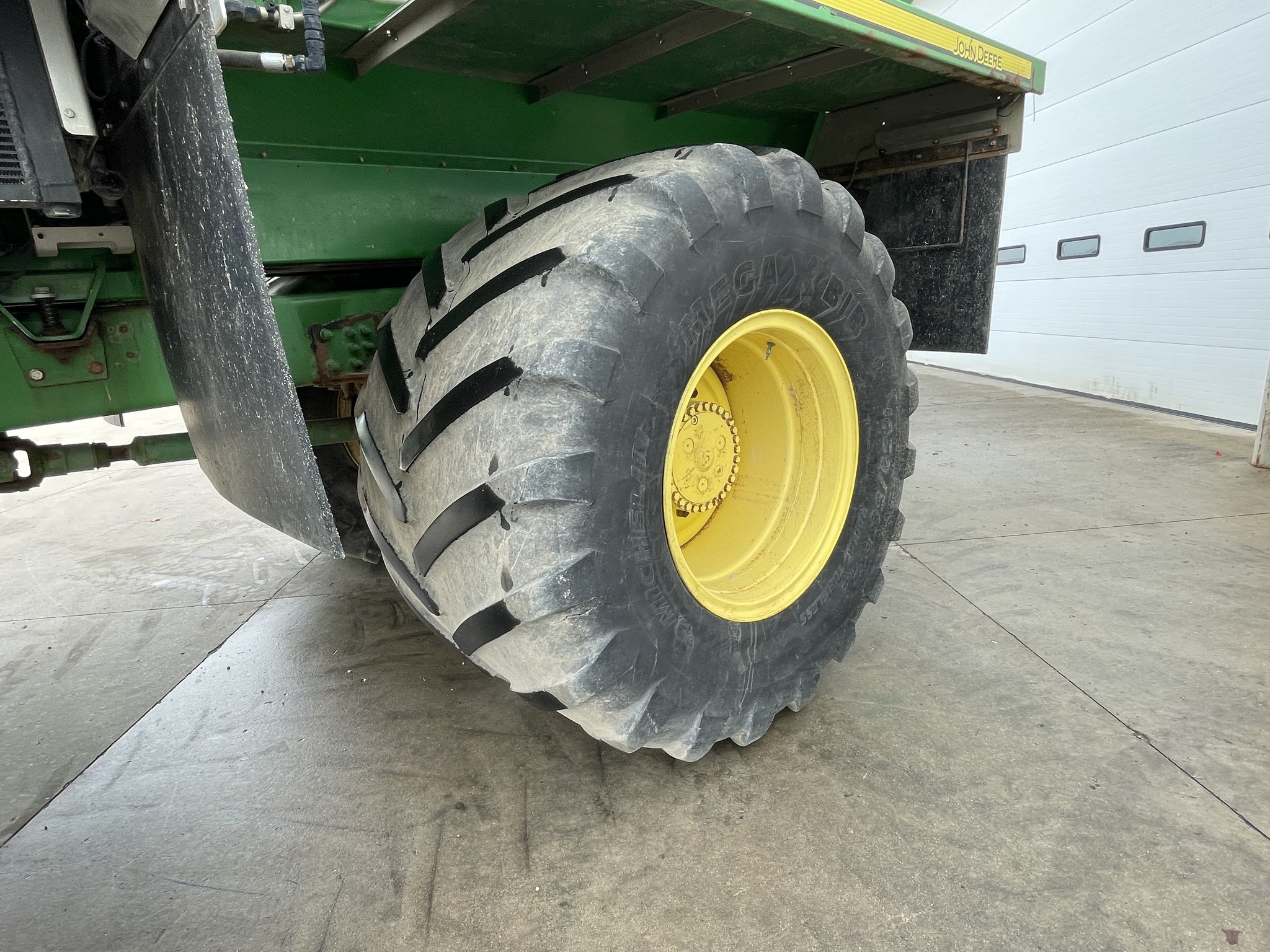 2018 John Deere F4365 Image 11