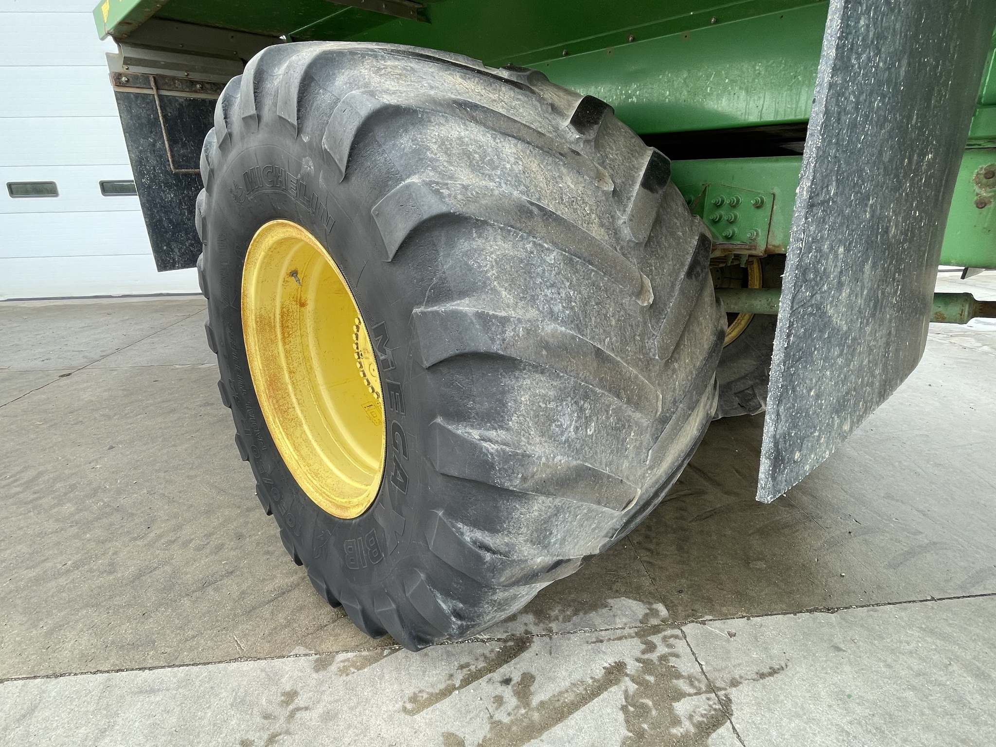 2018 John Deere F4365 Image 12
