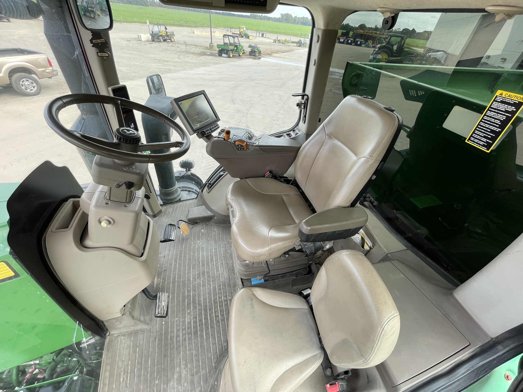 2018 John Deere F4365 Image 14