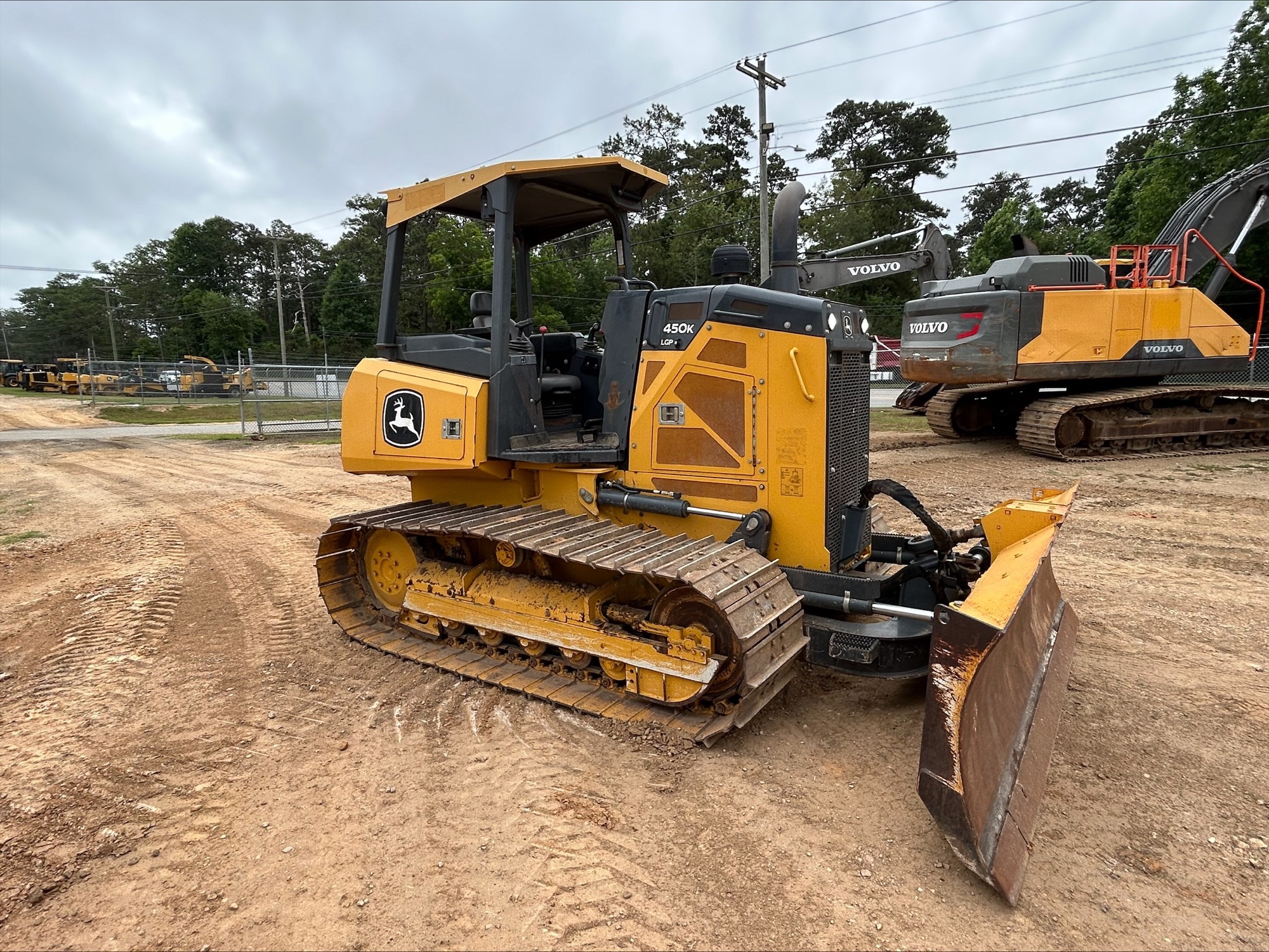 2021 John Deere 450K Image 2