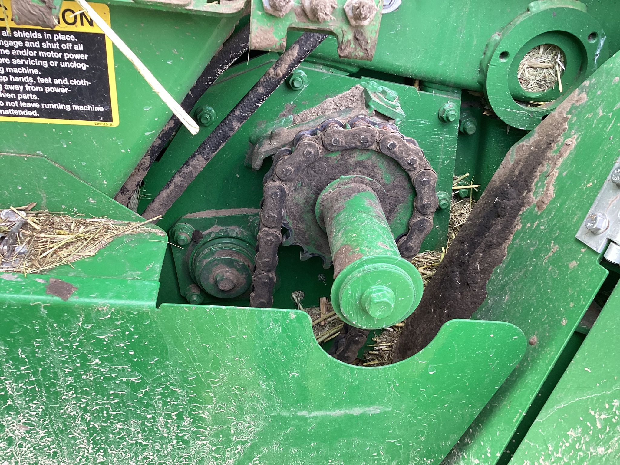 2024 John Deere 561R Image 28