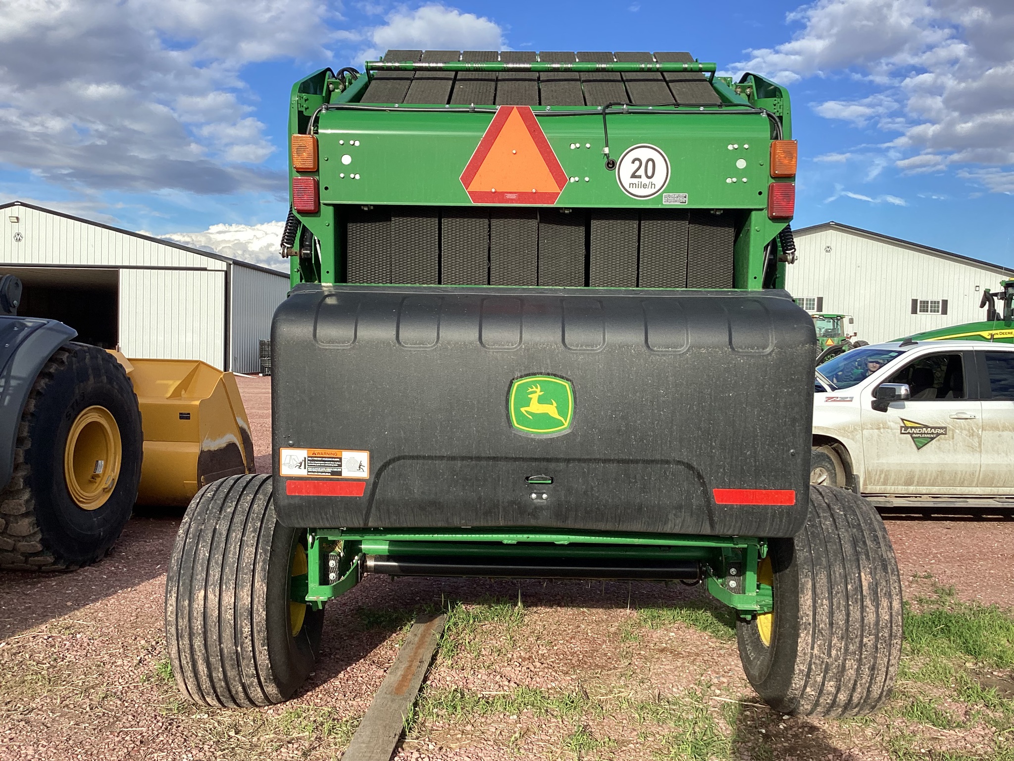 2024 John Deere 561R Image 7