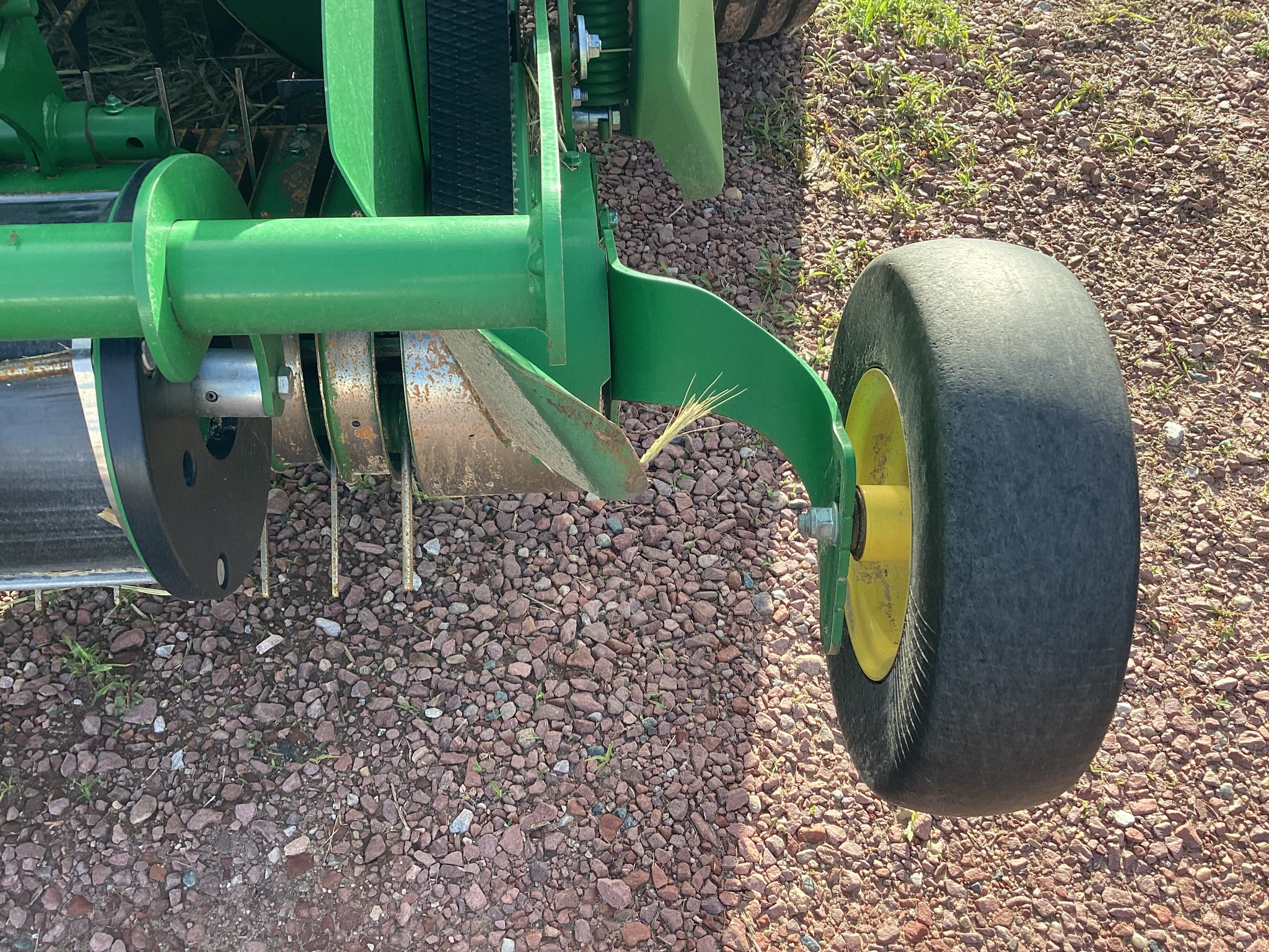 2024 John Deere 561R Image 15