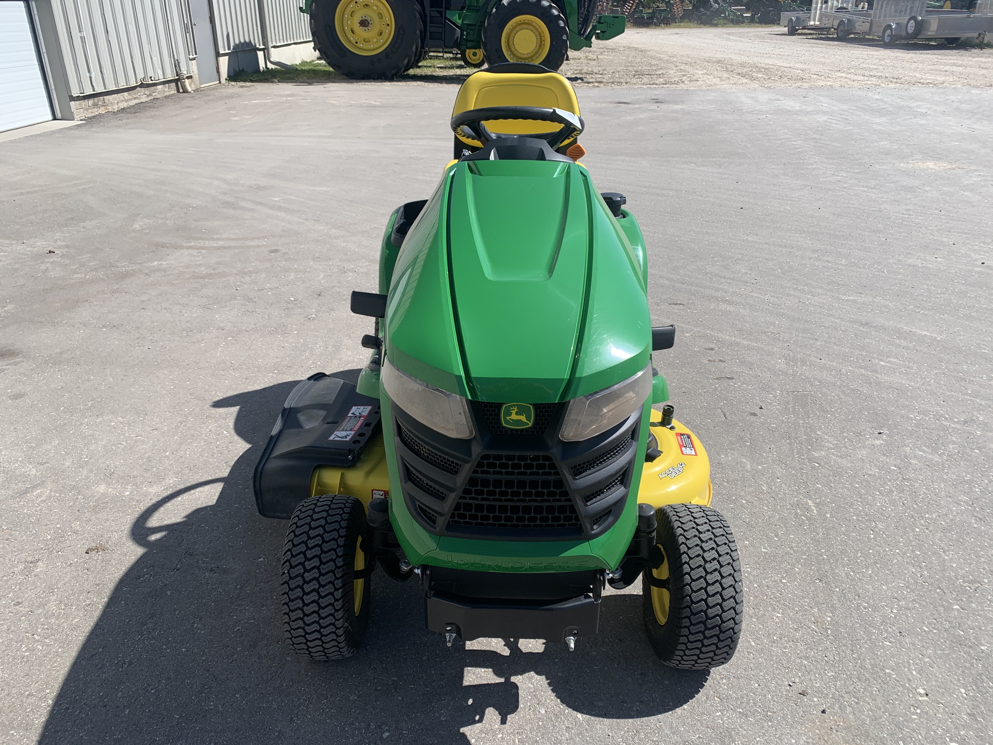 2017 John Deere X330 Image 2