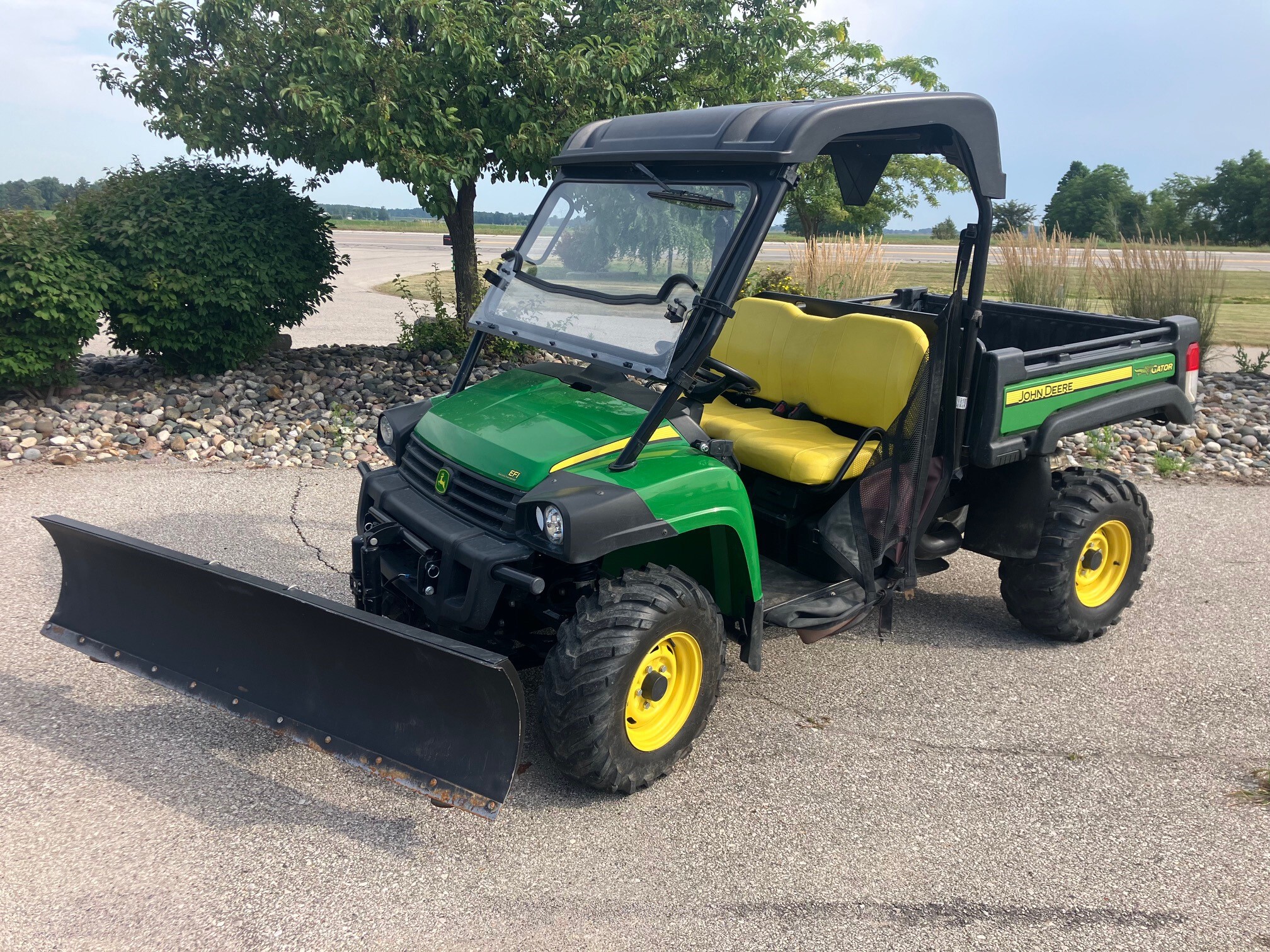 2016 John Deere XUV 825I GREEN Image 2