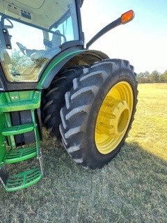 2012 John Deere 8335R Image 10