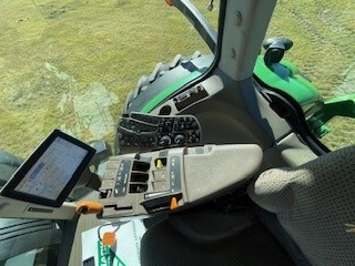 2012 John Deere 8335R Image 20