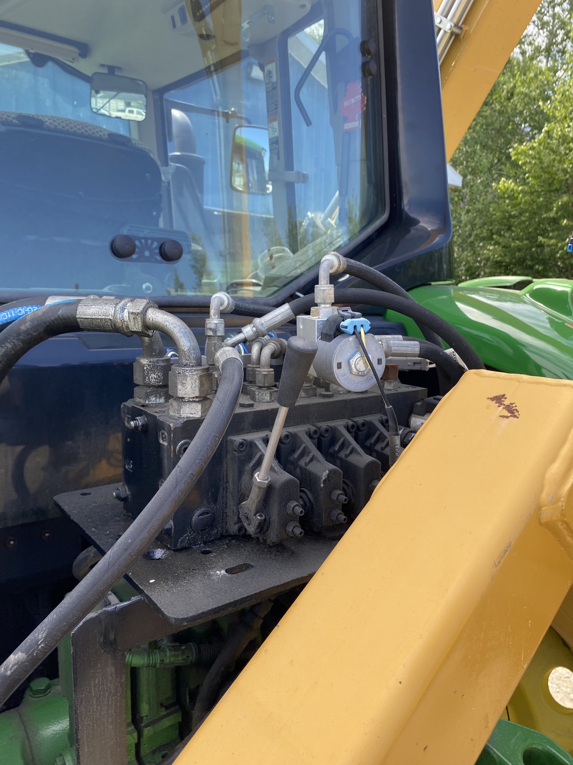 2022 John Deere 6155M Image 19