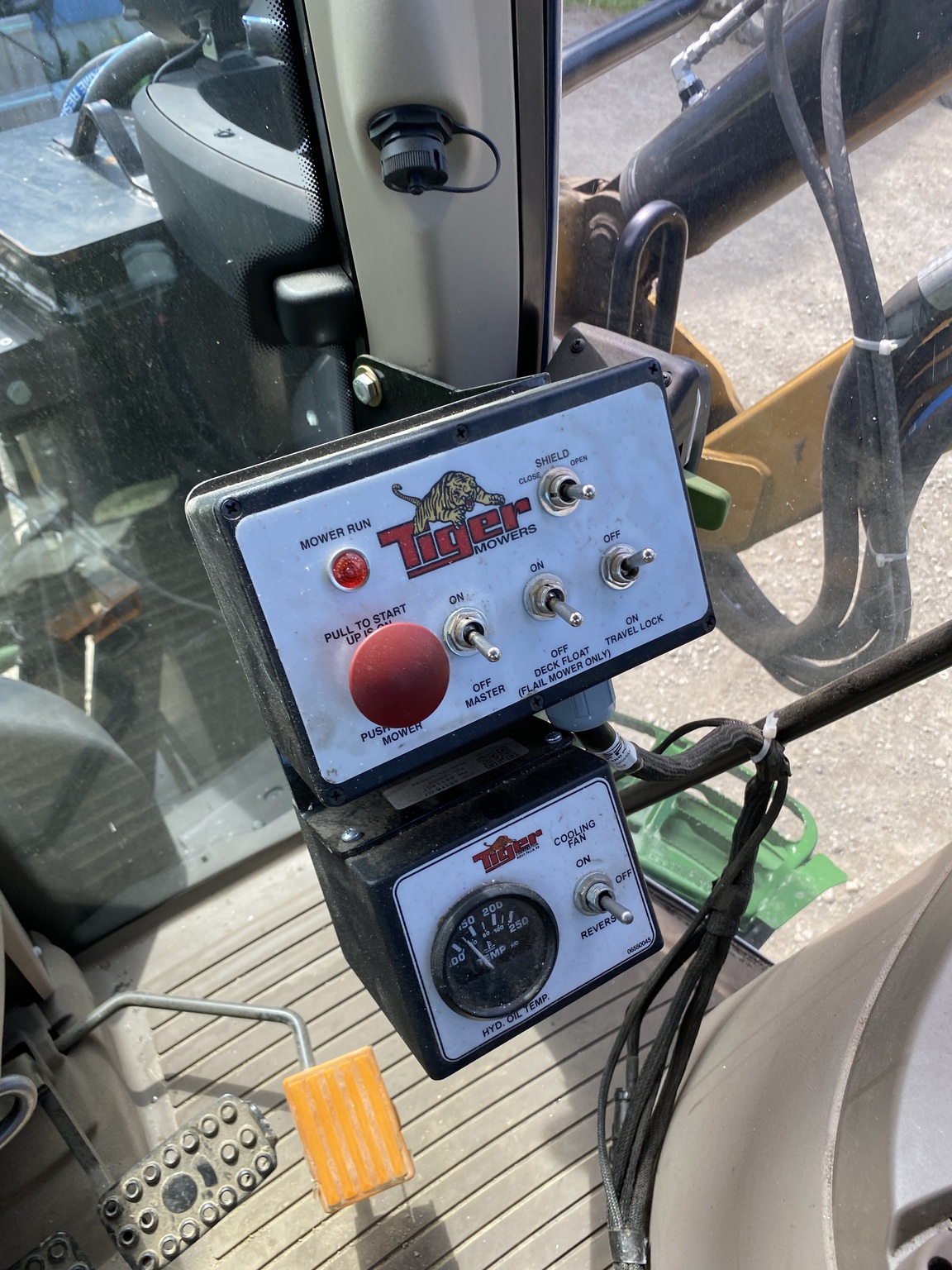 2022 John Deere 6155M Image 10