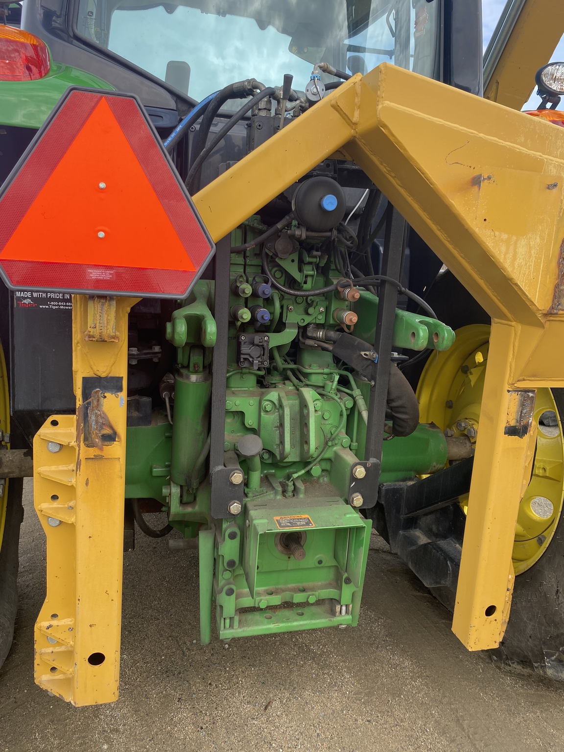 2022 John Deere 6155M Image 9