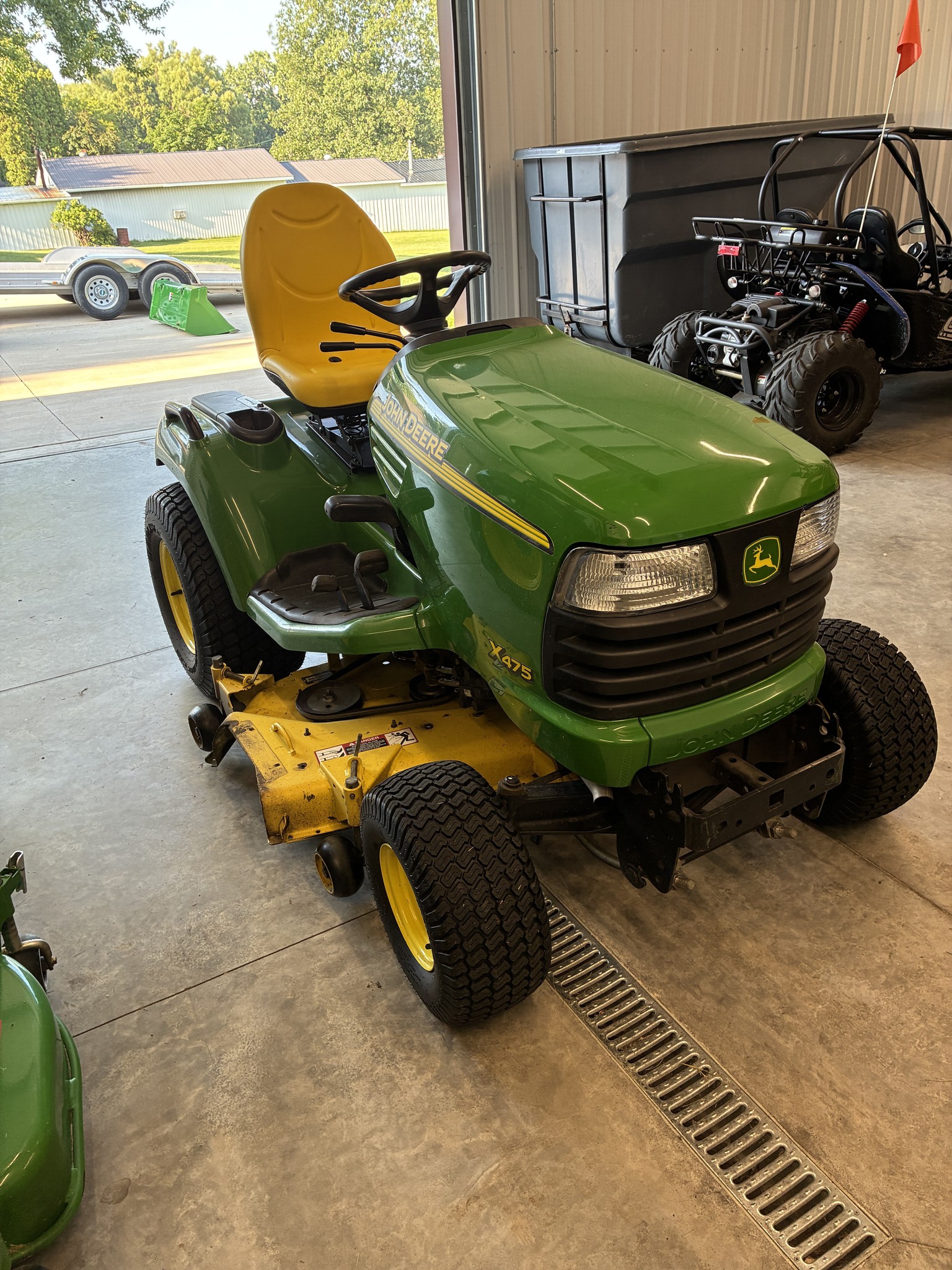 2003 John Deere X475 Image 3