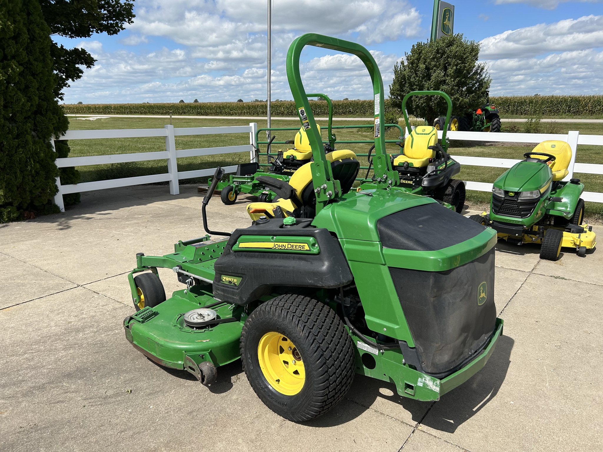  2019 John Deere Z997R at Heritage Tractor in Streator, IL