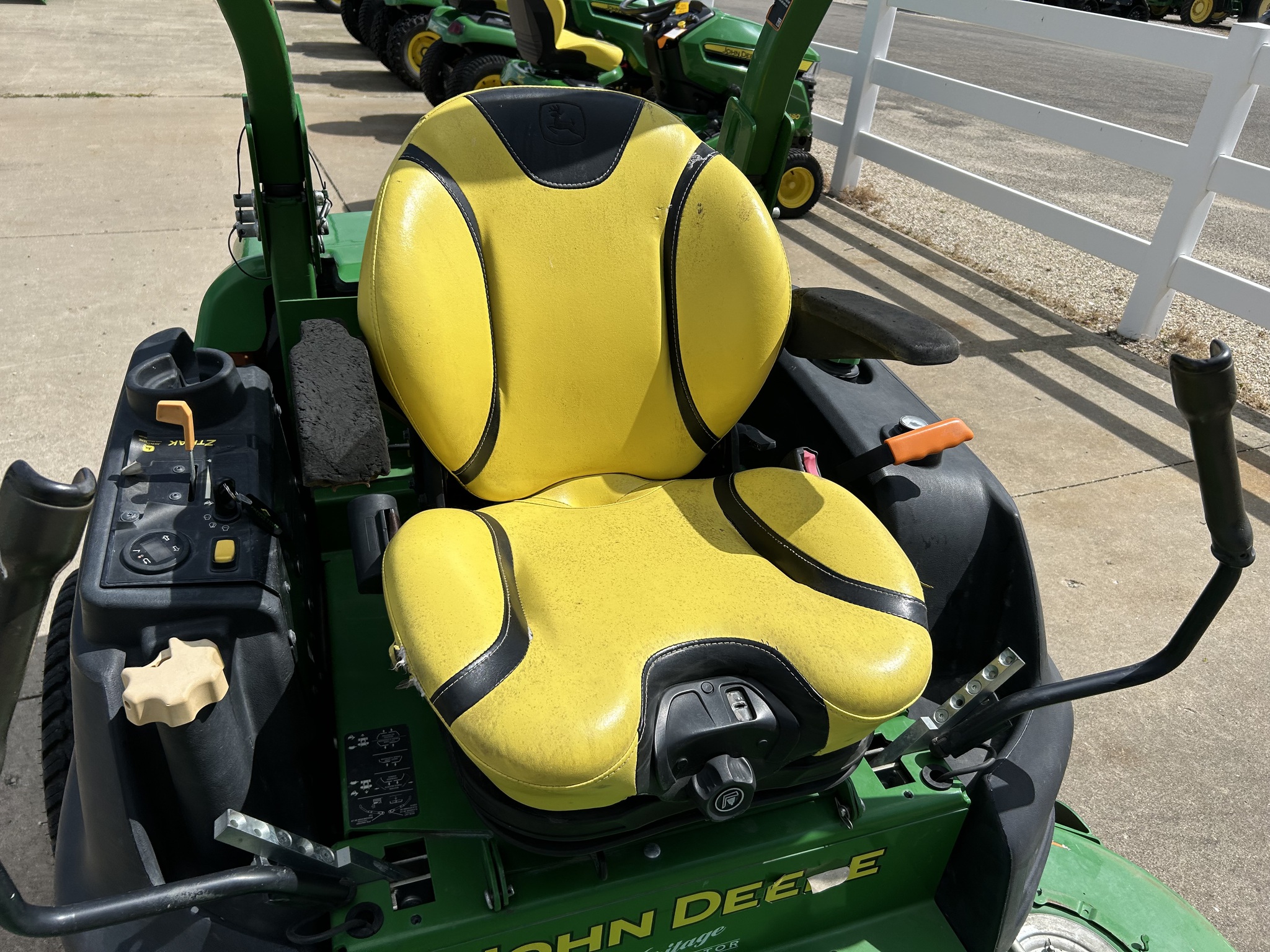  2019 John Deere Z997R at Heritage Tractor in Streator, IL
