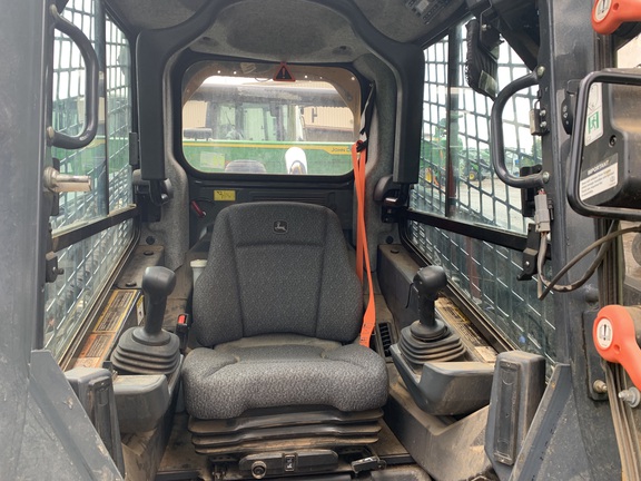 2023 John Deere 333G Photo 6