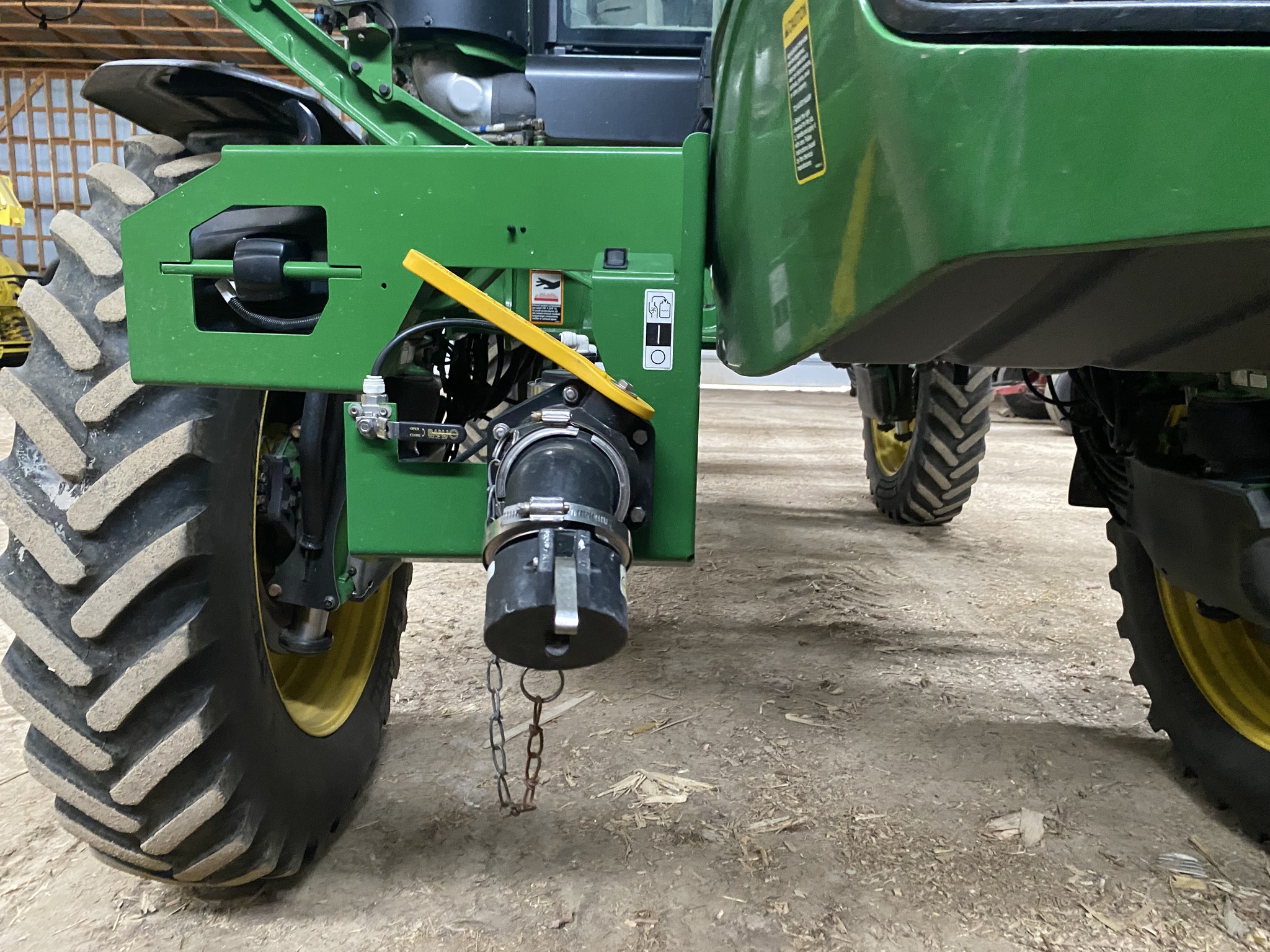 2023 John Deere 616R Image 4