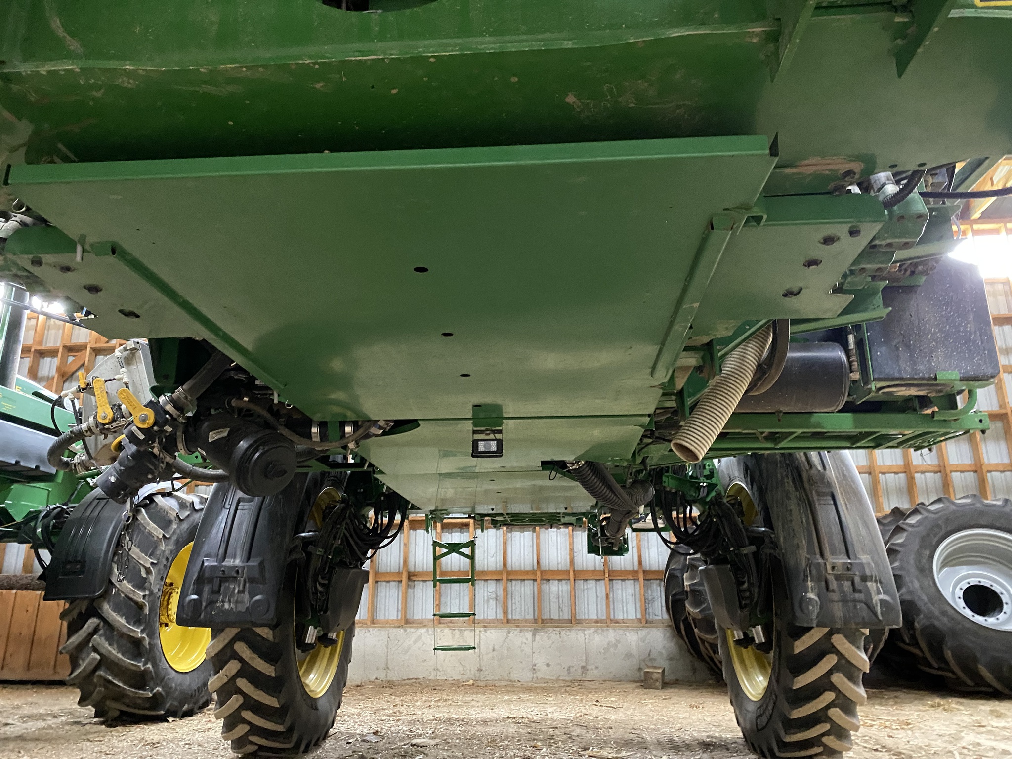 2023 John Deere 616R Image 10
