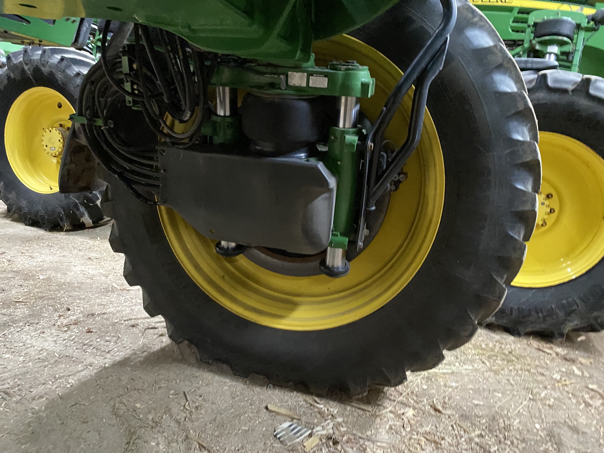 2023 John Deere 616R Image 8