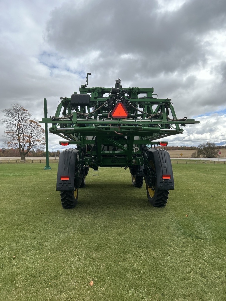 2023 John Deere 616R Image 4