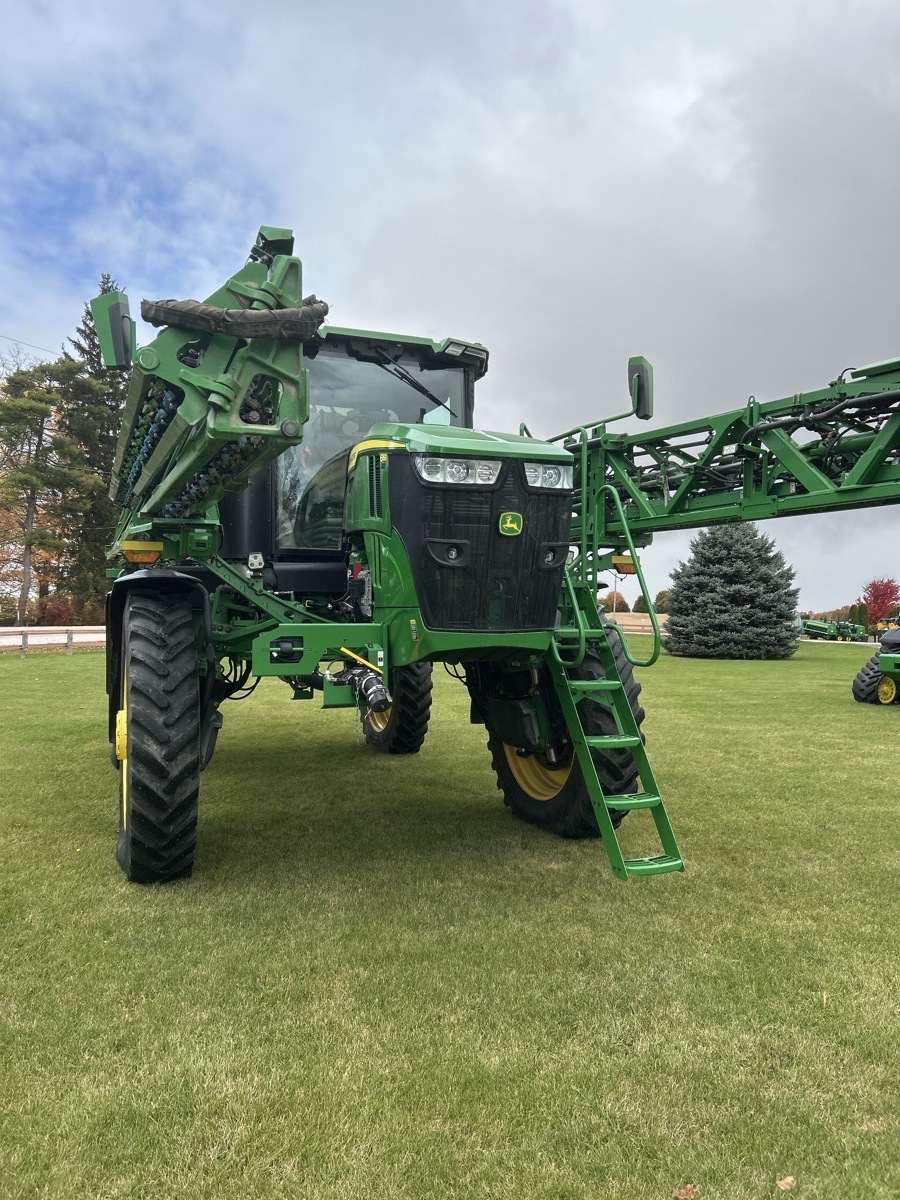 2023 John Deere 616R Image 3