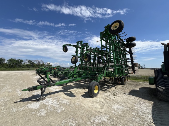  John Deere 2210