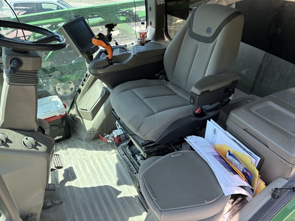 Photo of 2023 John Deere 412R