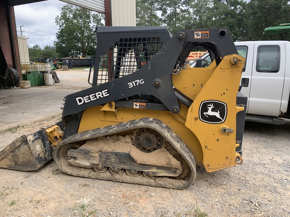 2021 John Deere 317G Photo 2