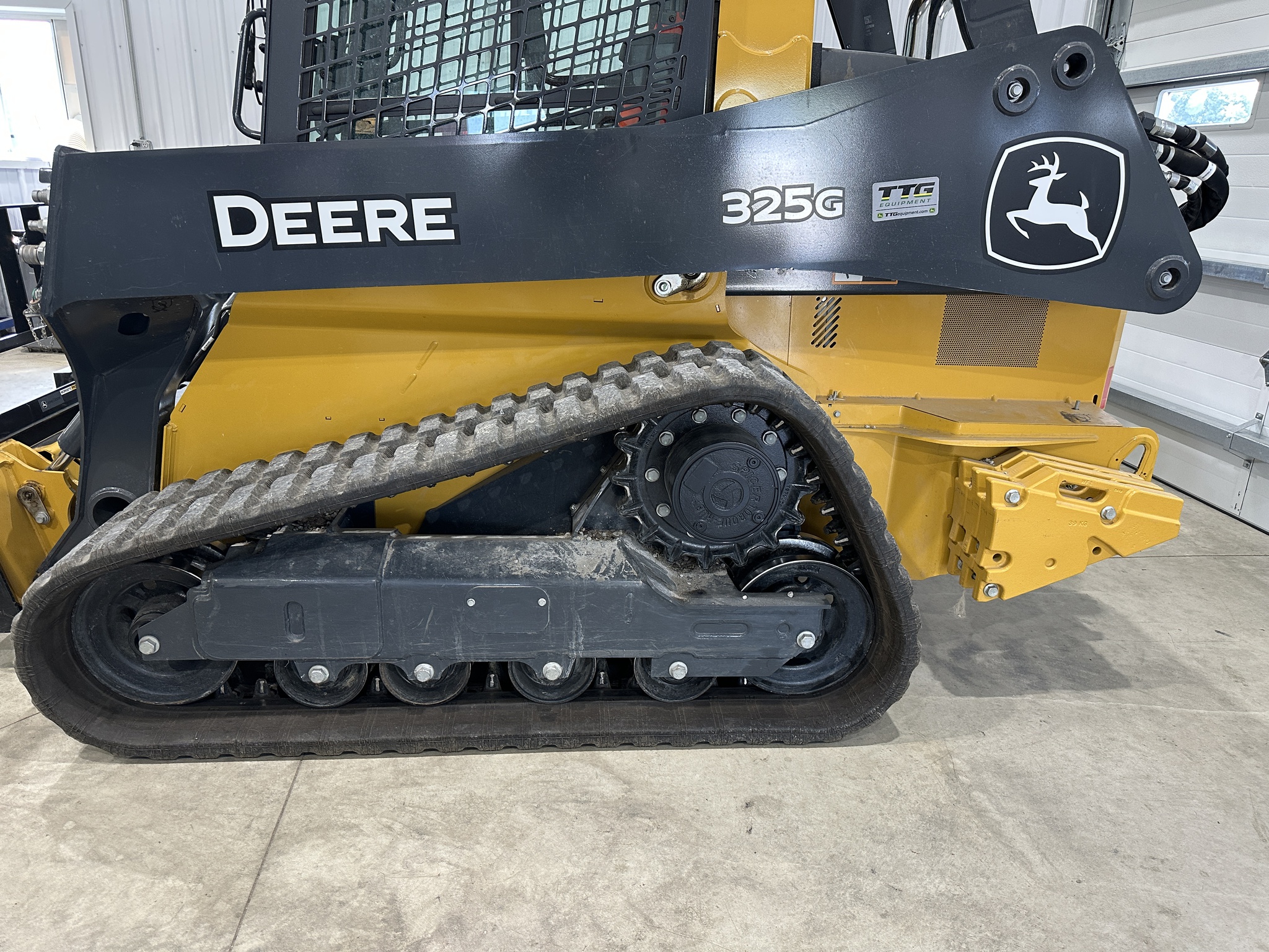 2023 John Deere 325G Image 1