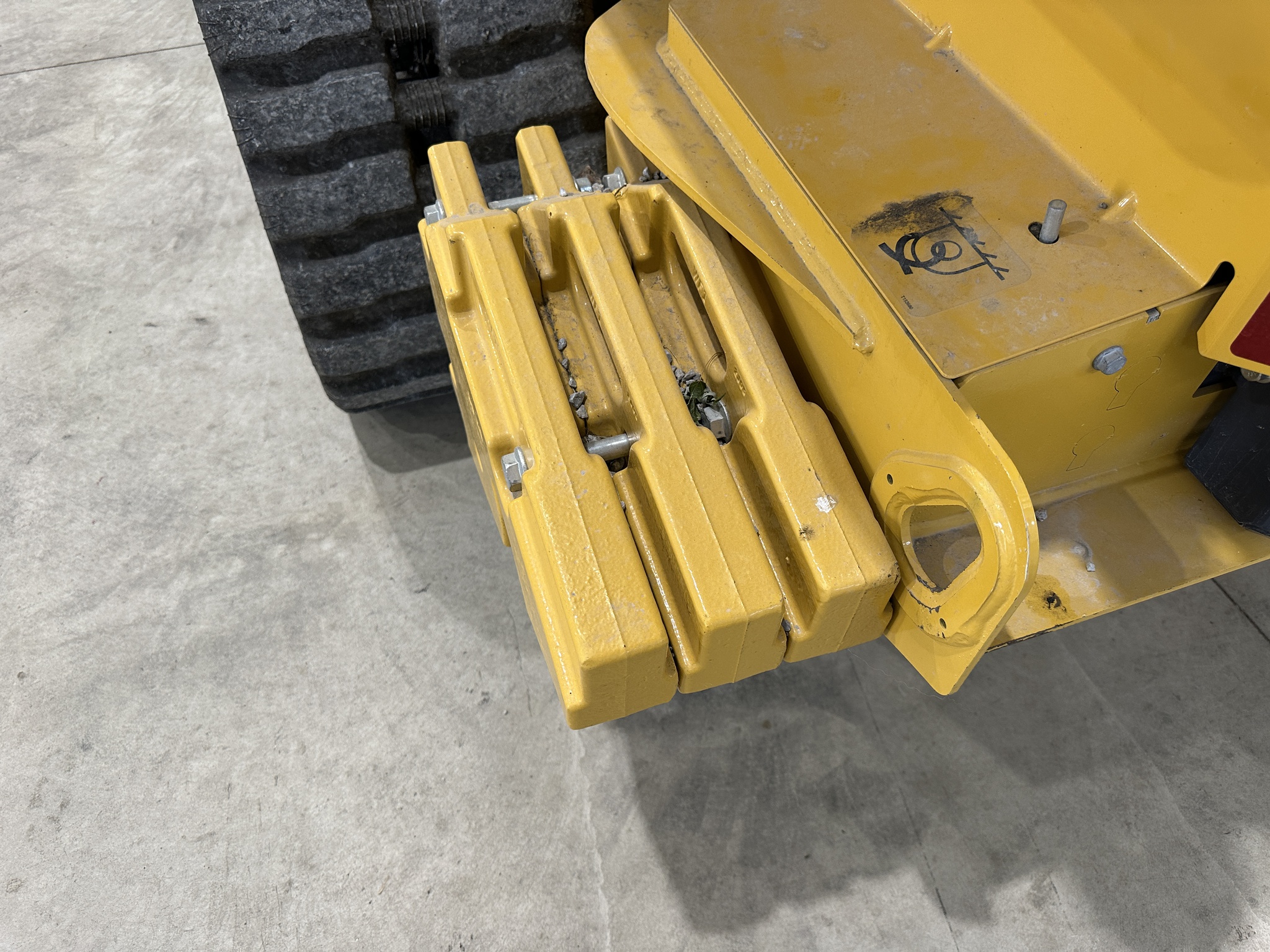 2023 John Deere 325G Image 6