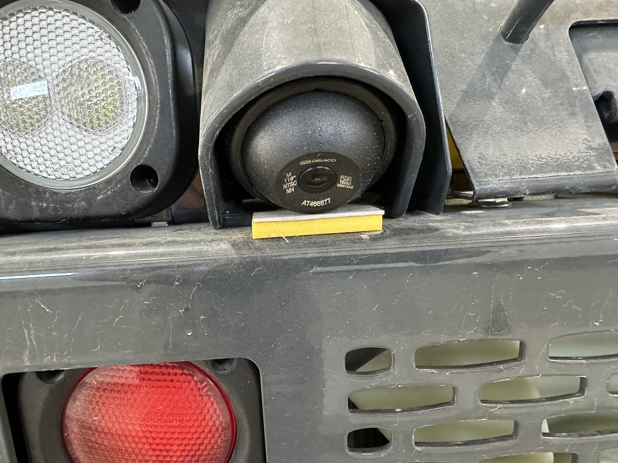 2023 John Deere 325G Image 7