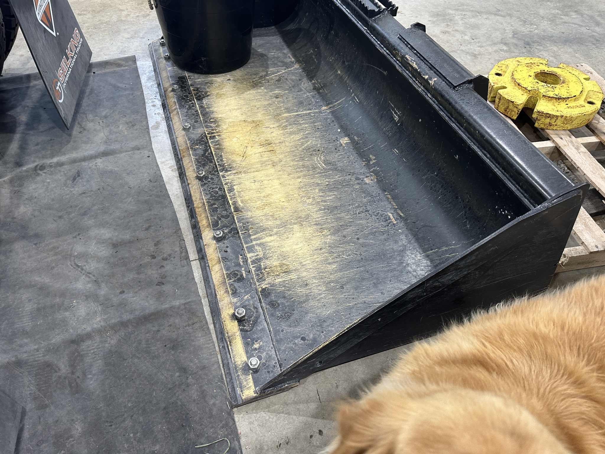 2023 John Deere 325G Image 13