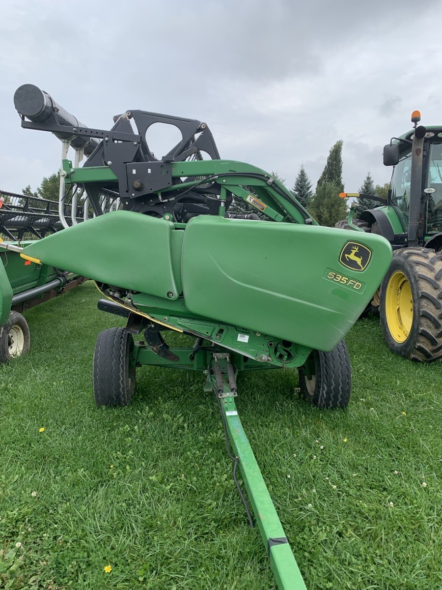 2011 John Deere 635FD Image 4
