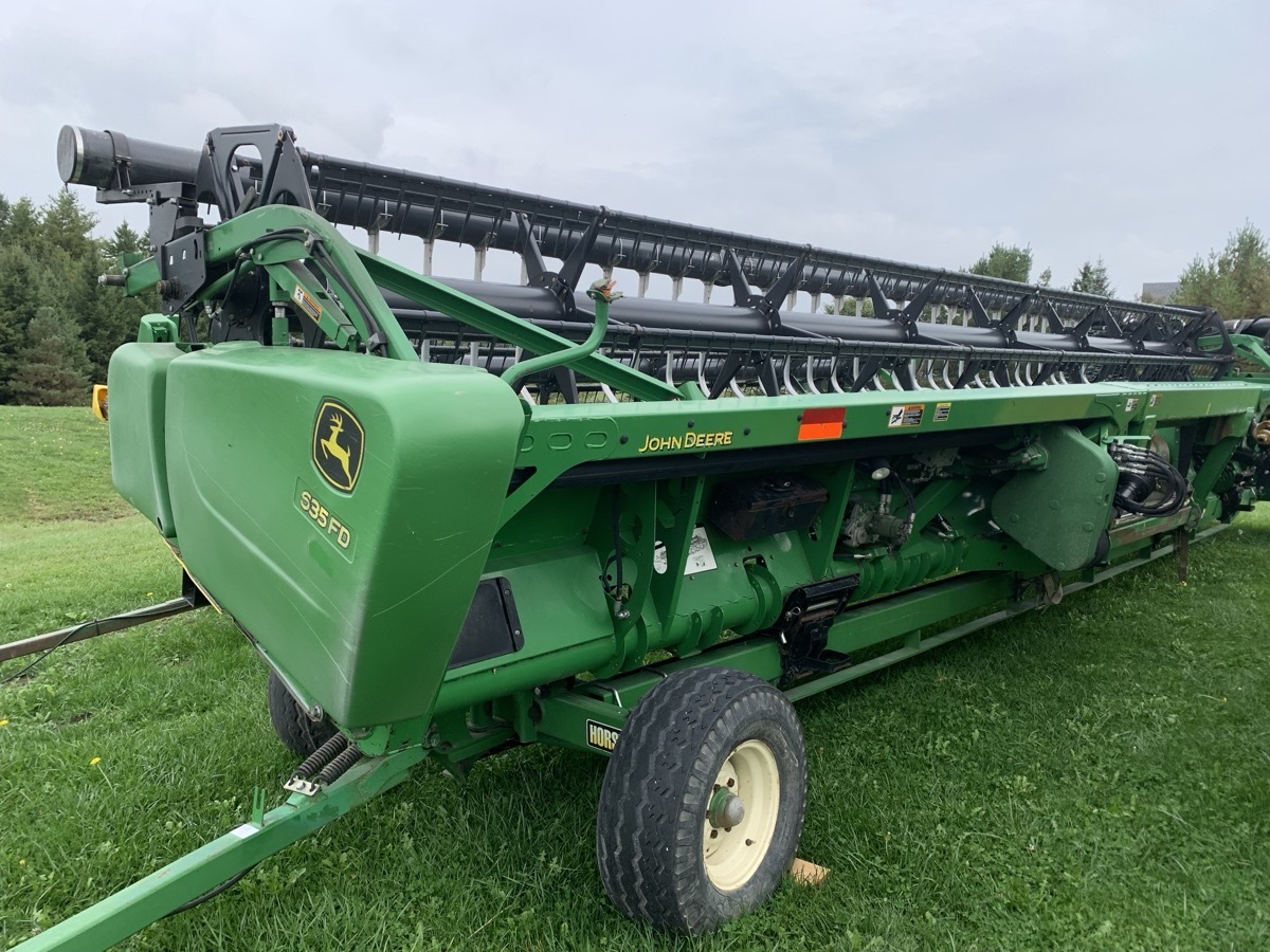 2011 John Deere 635FD Image 1