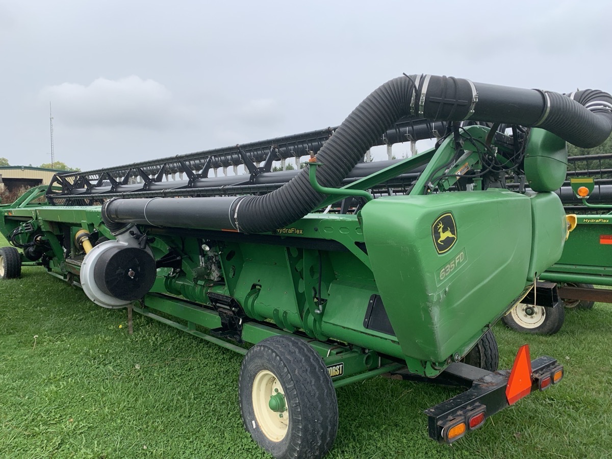 2011 John Deere 635FD Image 2