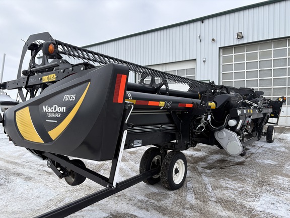  MacDon FD135