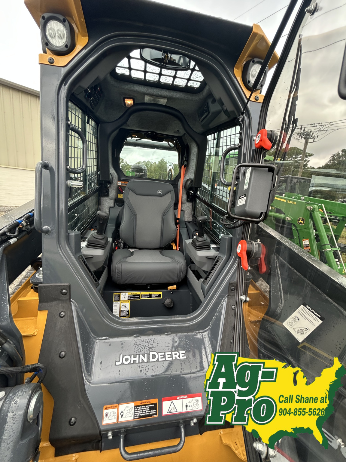 2025 John Deere 335 P Image 6