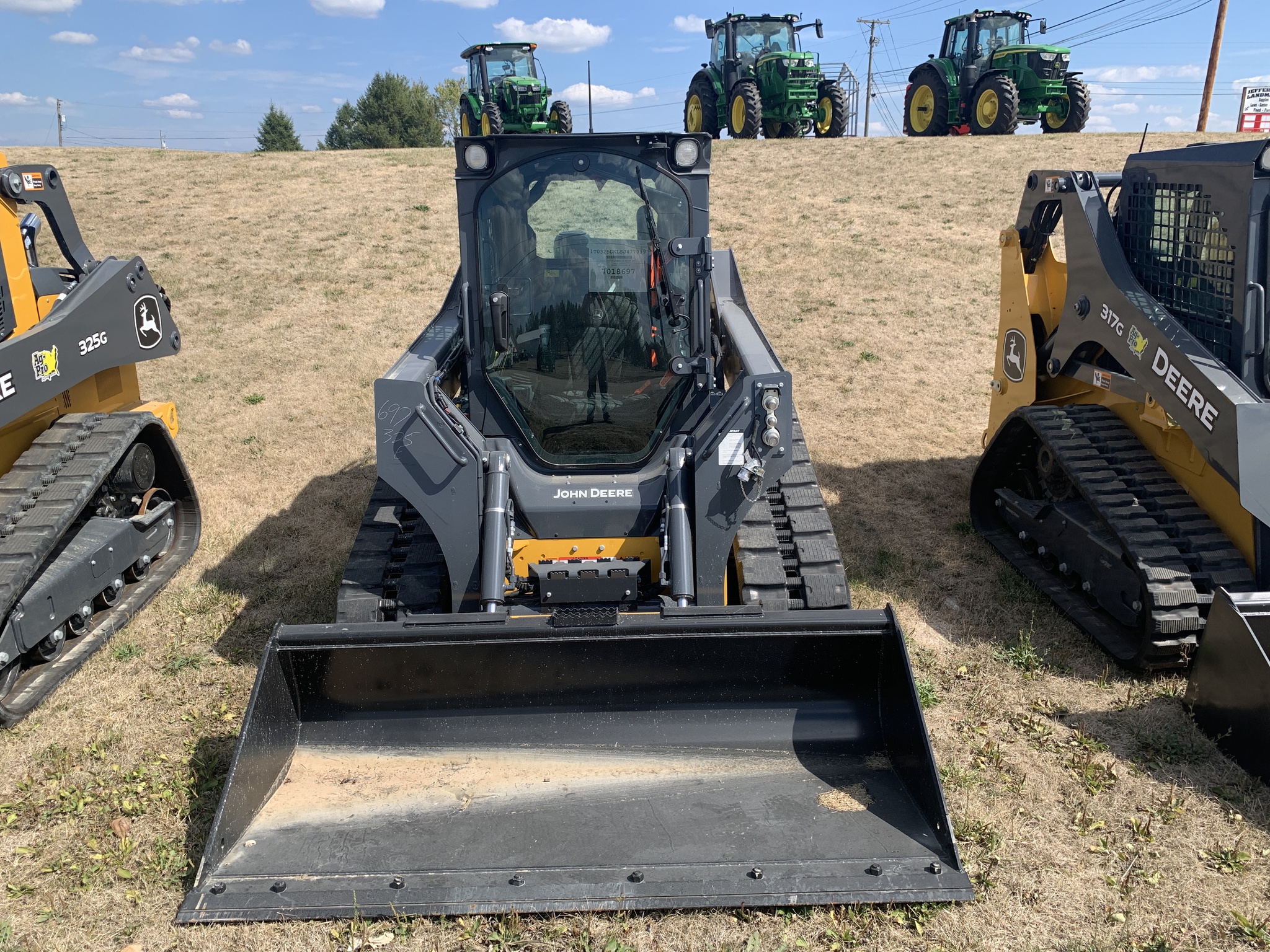 2025 John Deere 325G Image 1