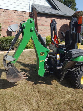 2016 John-Deere 1025R