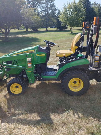 2016 John-Deere 1025R