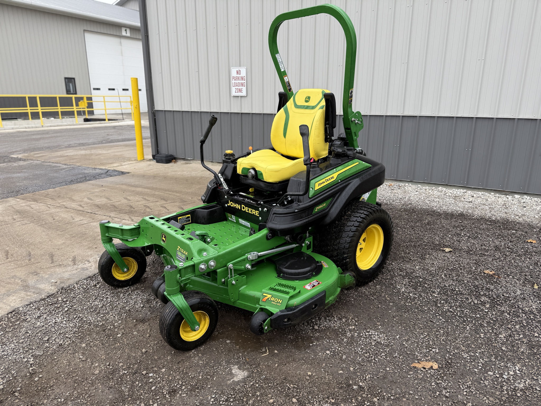 2023 John Deere Z950R Image 2